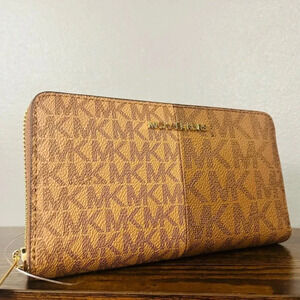 Michael Kors Jet Set Medium Phone Wallet Brown MK Logo Zip Around NWT